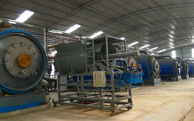 日處理15噸的廢輪胎煉油設(shè)備要多少錢？