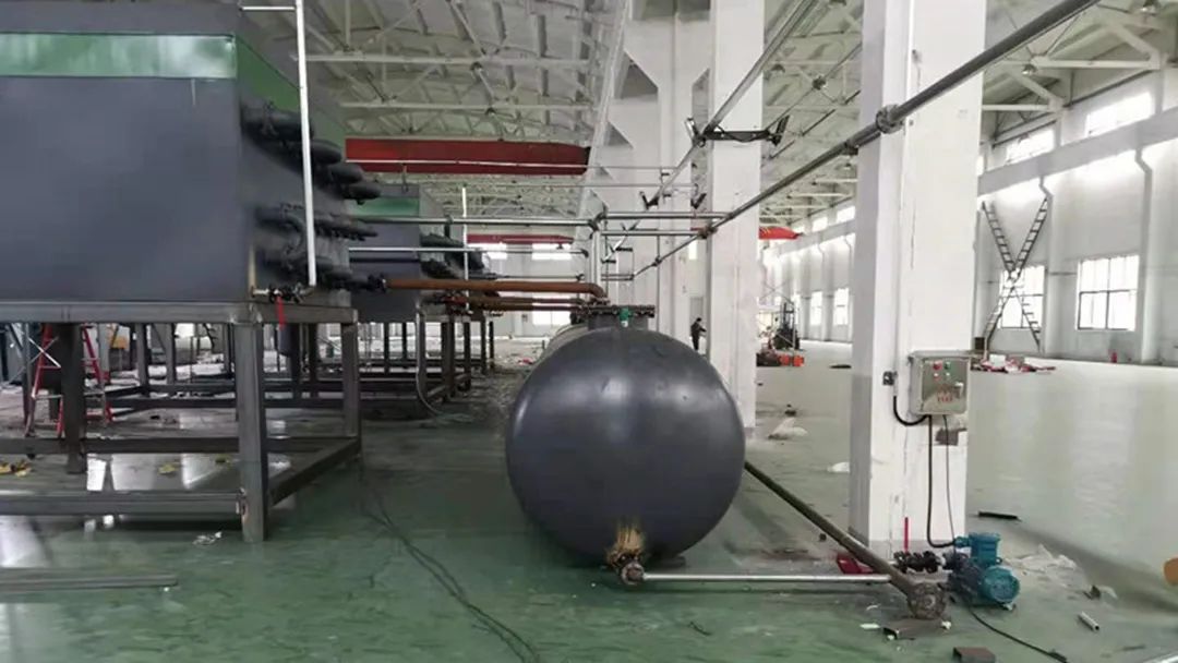 利菲爾特油泥裂解設備安裝現(xiàn)場 利菲爾特油泥裂解設備安裝現(xiàn)場