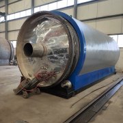 怎么買廢輪胎煉油設(shè)備，買什么樣的裂解設(shè)備